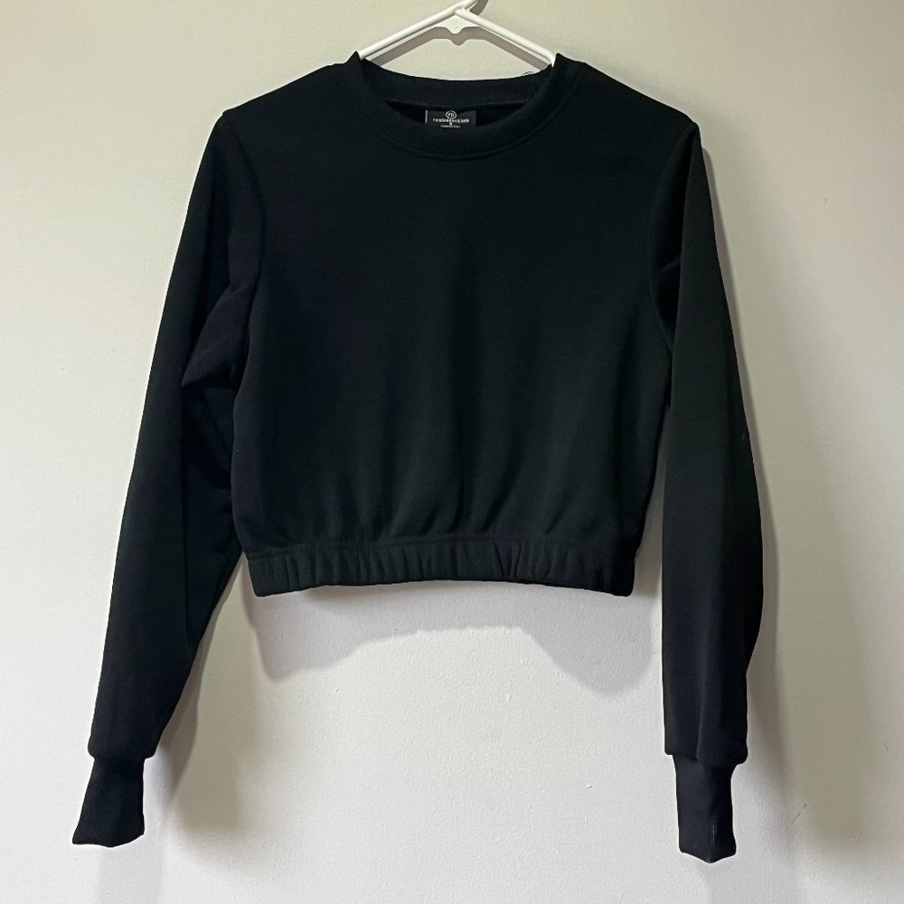 Realessentials Black Small Women's Long Sleeve Cropped Crewneck Sweatshirt